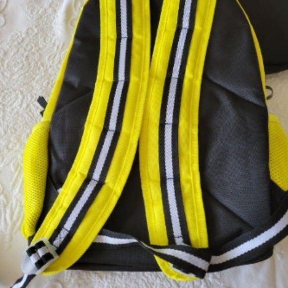 L2D 16" Backpack with Lunch Bag & Headphones - Picture 3 of 7